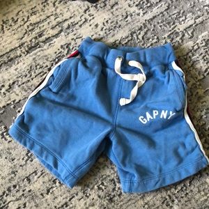 VGUC. Boys Gap shorts. Fleece inner.
